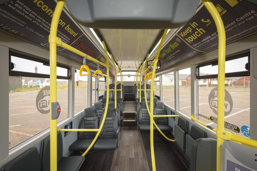 Интерьер Alexander Dennis Enviro200 2015 года  (фото 35 из 39)